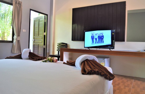 Khanom Hotel | B Square Hotel