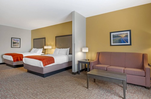 Elizabethtown Hotel | B/W Plus Elizabethtown Inn & Suites