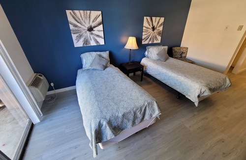 Beverly Hills Hotel | (B02) Cozy Double Bed Suite