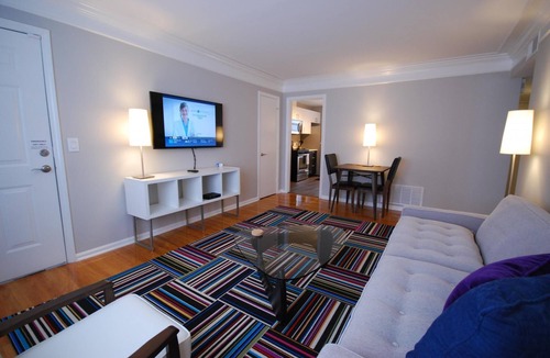 Brookwood Apartment | B2bl Cute Condo Walkable to Midtown 1 Block From Marta