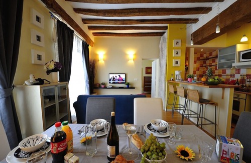 3rd Arrondissement Apartment | B2DF Eternity