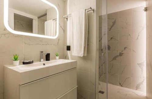 15th Arrondissement Apartment | B3 Loft Duplex 175Blo-Paris Convention