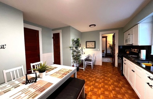 Dwight Apartment | B4-1 Comfortable and Tranquil-All rooms w AC