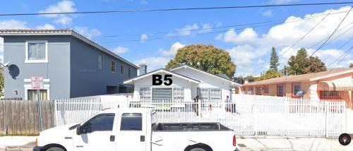 Little Havana House | B5 Best Value on Private Bedroom with Private Bathroom in Little Havana, Miami