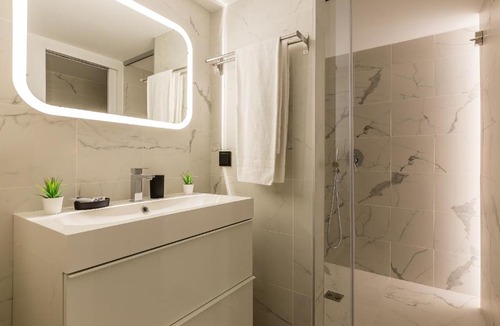 15th Arrondissement Apartment | B6 Loft Duplex 175Blo-Paris Convention