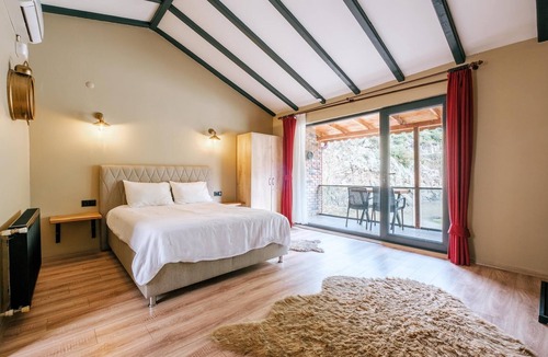 Altinova Bed & Breakfast | Bağdat Resort Otel