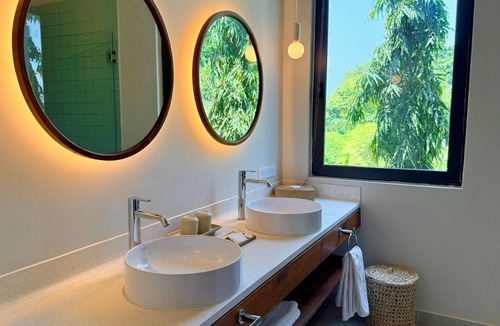 Haad Pleayleam Hotel | Baan Jai Dee Beach Front Hotel