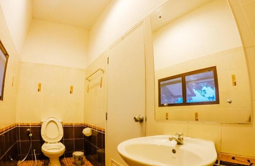 Sam Chuk Hotel | Baan Kasemsuk Resort