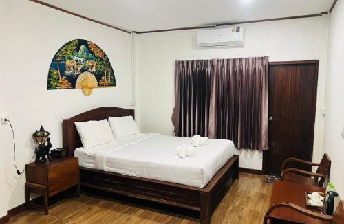 Chang Khlan Hotel | Baan Khlong Mae Kha Hotel