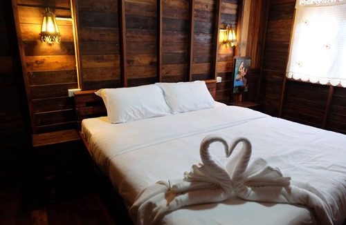Ko Sichang House | Baan Kun Tuad Ko Si Chang