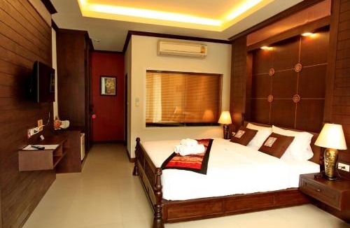 Wua Lai Hotel | Baan Ratchiangsaen