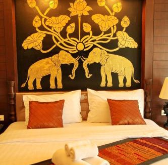 Wua Lai Hotel | Baan Ratchiangsaen
