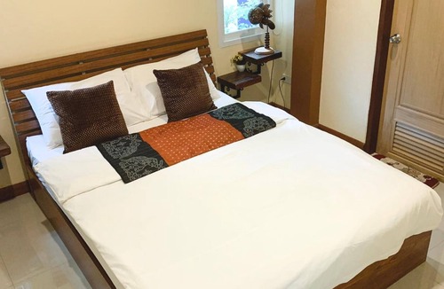 Bang Sare Hotel | Baan Sooksiri Bangsaray
