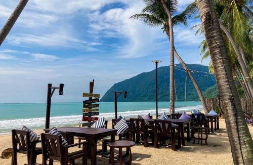 Khanom Hotel | Baan Thong Ching Resort