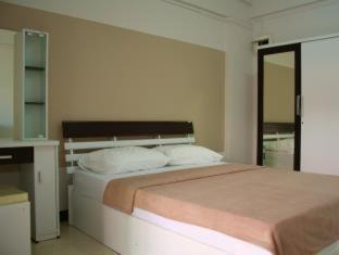 Sing Buri Hotel | Baanbudsarin Apartment
