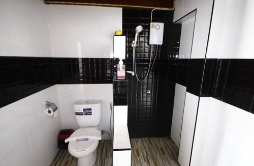 Klaeng House | Baanchansamut Homestay