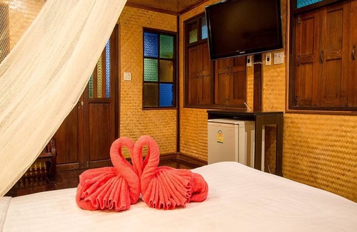 Amphawa House | BaanChompooAmphawa
