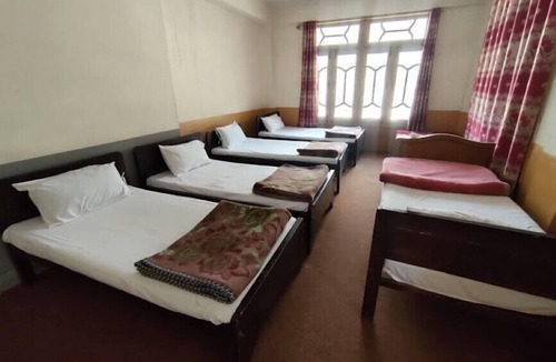 Chitral Hotel | Baba Hotel & Restaurant Chitral