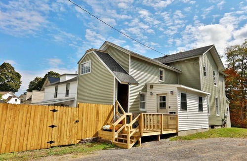 Oneonta Apartment | Babe Ruth Apt 2 - All Star Baseball Rentals