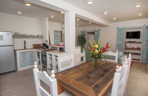 San Pedro House | Babylon Beach