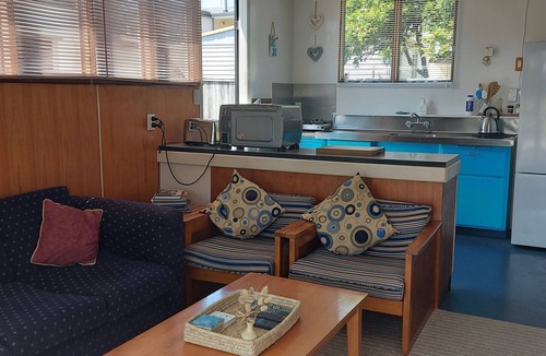 Cooks Beach Cottage | Bach Camp - Cooks Beach Bach