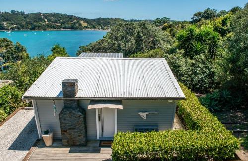 Oneroa House | Bach on Burrell