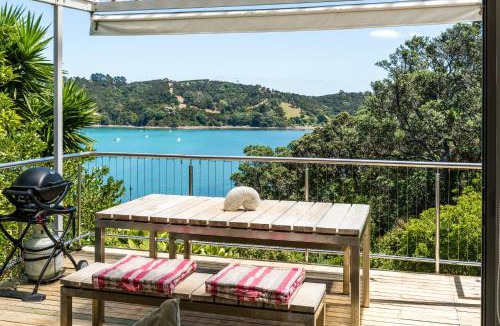 Oneroa House | Bach on Burrell