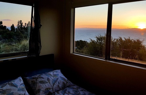 Waiomu Cabin | Bach with Stunning Sea Views in Conscious Community