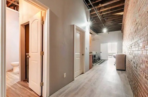 Downtown St. Louis Hotel | Bachelor, Bachelorette, Teams & Large Groups! Large 2 Bedroom Apt, Sleeps 16.