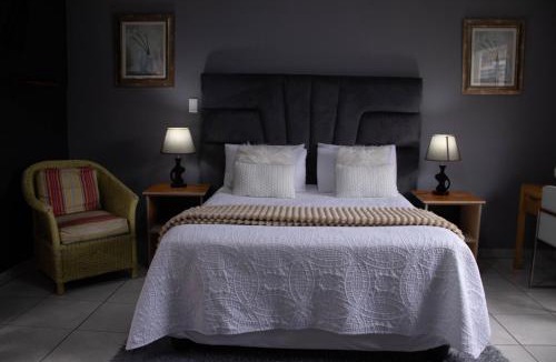 Rustenburg Apartment | Bachelor suite in Rustenburg