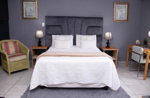 Rustenburg Apartment | Bachelor suite in Rustenburg
