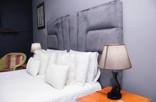 Rustenburg Apartment | Bachelor suite in Rustenburg