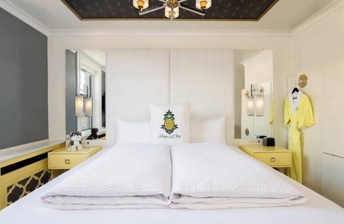 Columbus Hotel | Back Bay King, Staypineapple, Great Location, Restaurant & Bar, Pets
