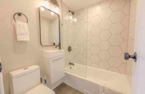 Prudential - St. Botolph Apartment | Back Bay Stylish Studio