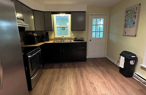 Solomons Apartment | Back Creek Villa with Sunroom