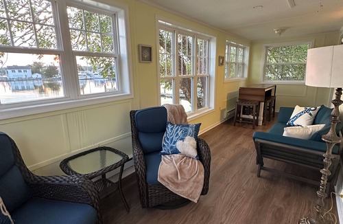 Solomons Apartment | Back Creek Villa with Sunroom