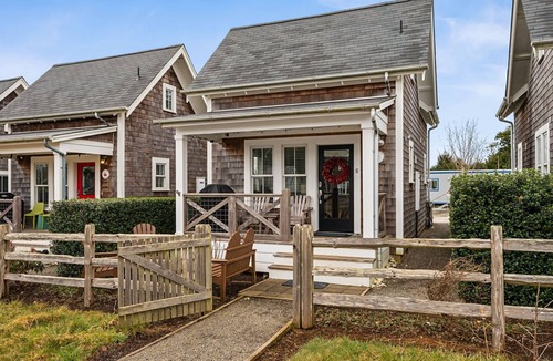 Seabrook House | Back Home, bring your pup along and enjoy the orchard cabin!