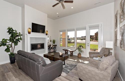 St. George House | Back Nine Villa