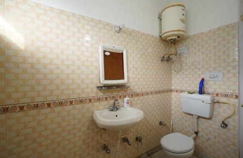 Jagatsukh Hostel | backpacker's stop
