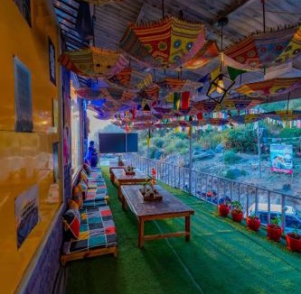 Gunehr Hotel | Backpacker Storey