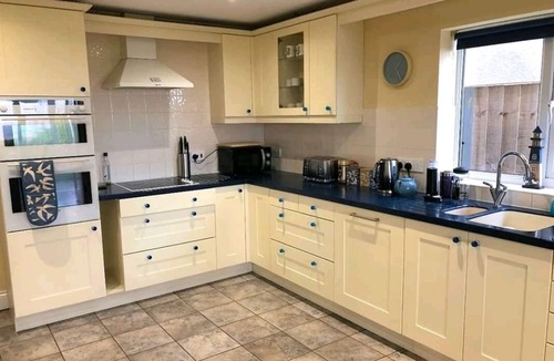 Livingstone Hostel | Backpackers accommodation with full kitchen service.Offer free transfer to town
