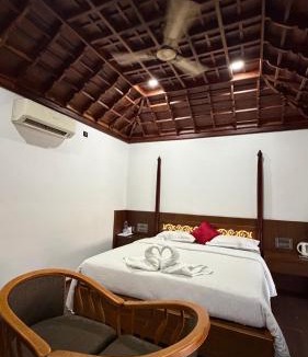 Andhakaranazhy Bed & Breakfast | Backwater Brook