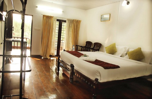 Aymanam Hotel | Backwater Retreat Resort - Kumarakom
