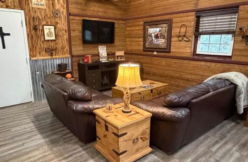 Dripping Springs Bed & Breakfast | Backwoods BNB