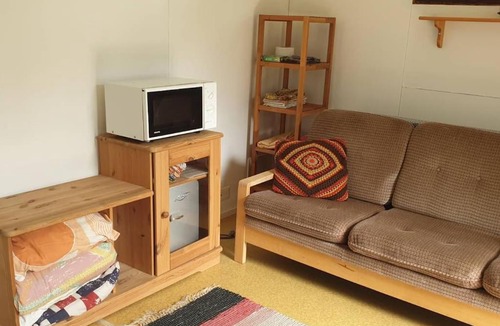 Keminmaa Apartment | Backyard Cabin With Veranda By Kemi River In Keminmaa
