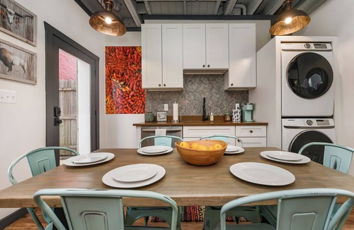Central Northside House | Backyard Deck - BBQ, Parking, Allegheny General Hospital, Quiet