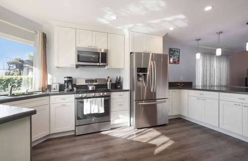 Mission Viejo House | Backyard, EV Charger, No Stairs. Citrus Perch!