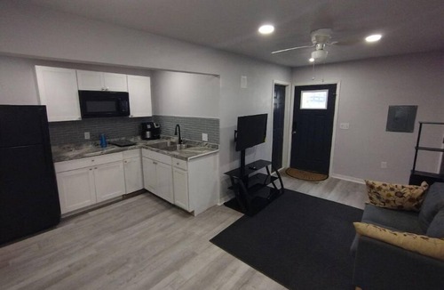 Gainesville Apartment | Backyard Guest House Suite
