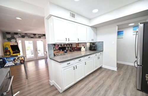 Las Vegas House | Backyard Oasis, heated pool/spa, bbq, cov pergola, away from dwtn noise