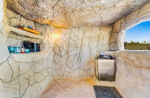 Mesa House | Backyard Oasis Ideal for Spring/Summer! Pool, Misters, Bluetooth Speakers + more